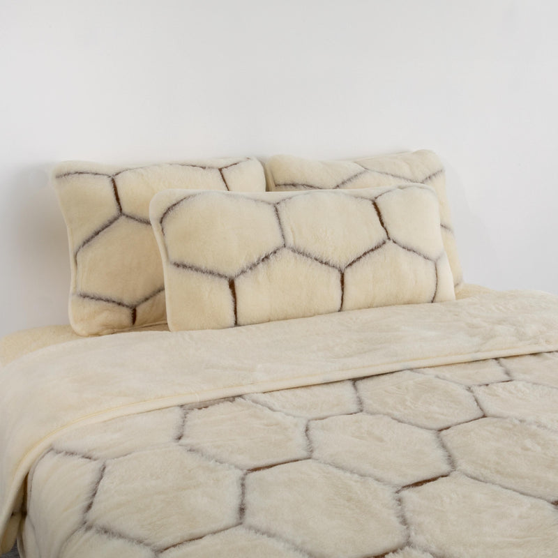 Cashmere Wool Quilt - Natural Hex-TrendGoat